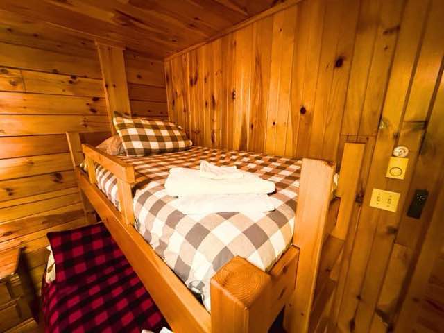 bunk room red